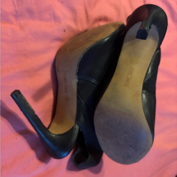 Vince Camuto, leather open toe and open back construction makes this a favorite - Picture 7 of 8